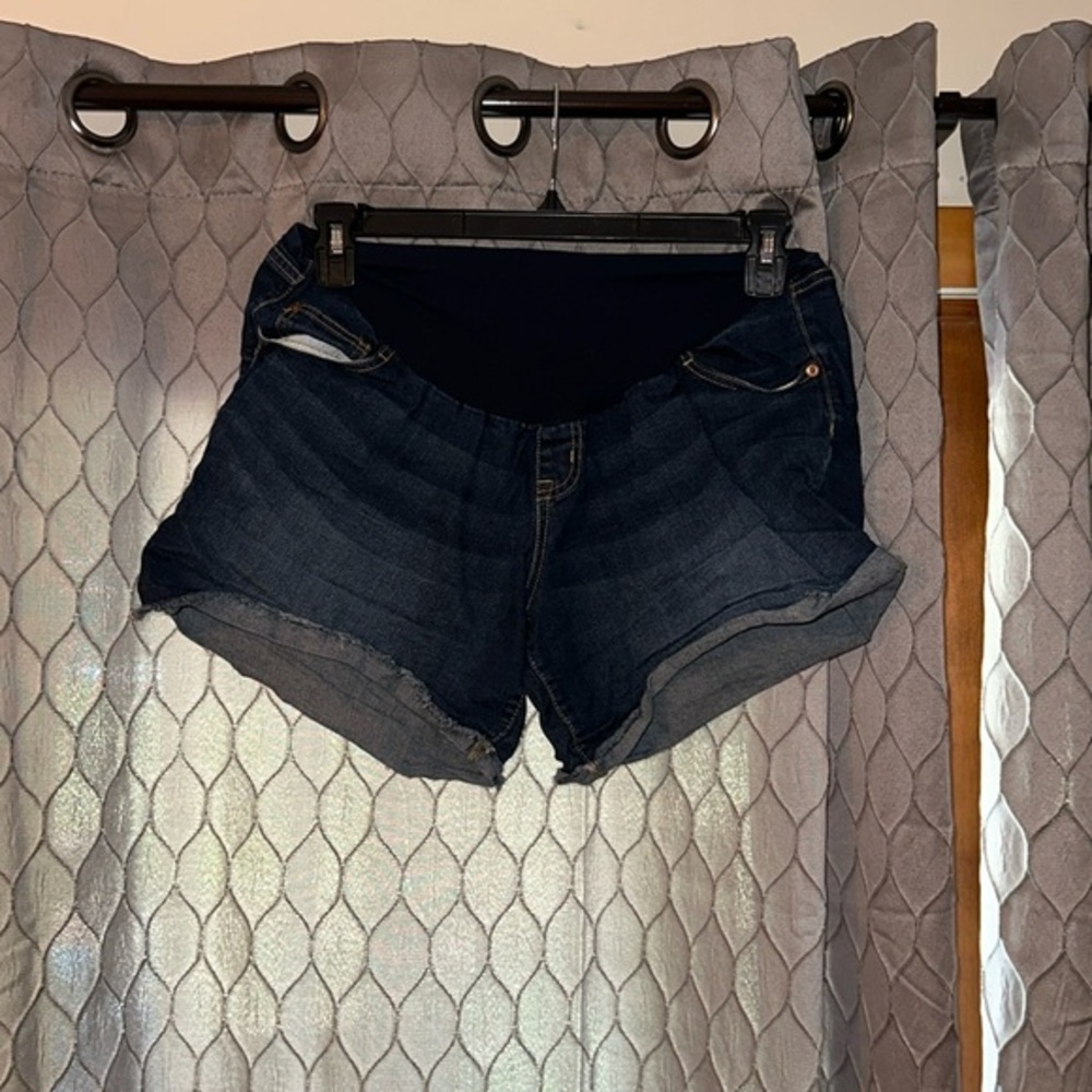 Maternity shorts